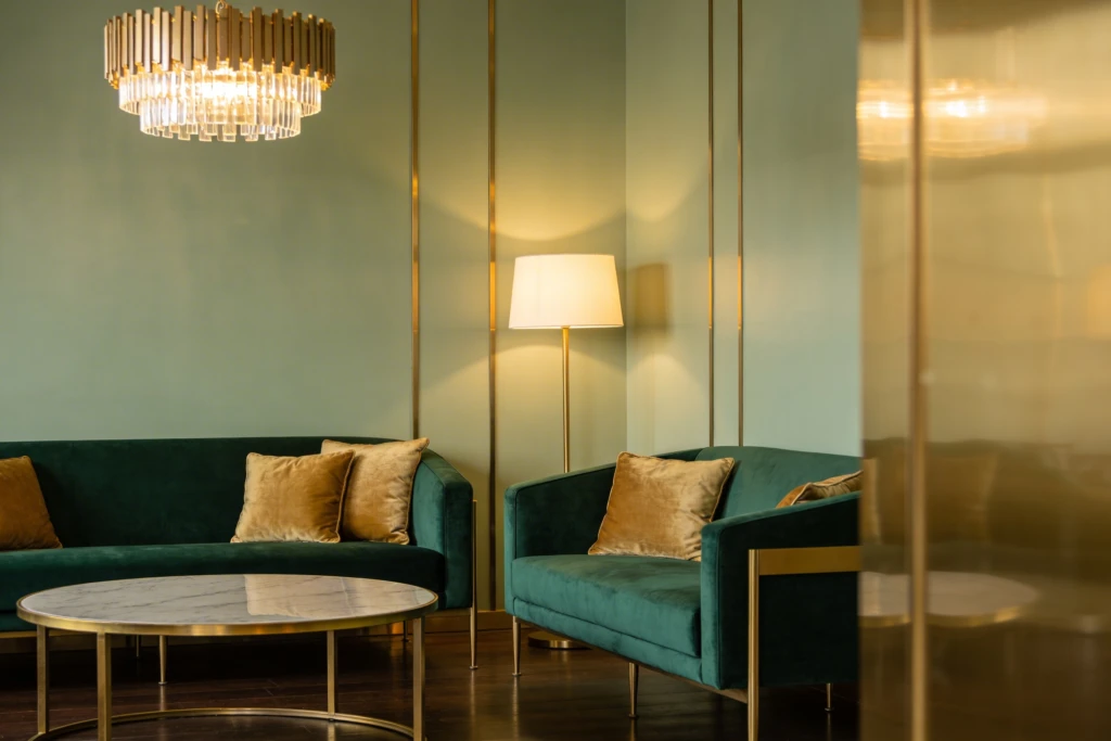 8 Elegant Living Room with Green and Gold Decor Dazzlers