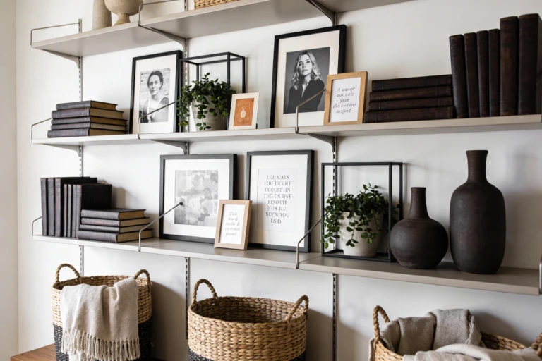 6 Living Room Shelf Decor Floating: Cozy, Modern Ideas
