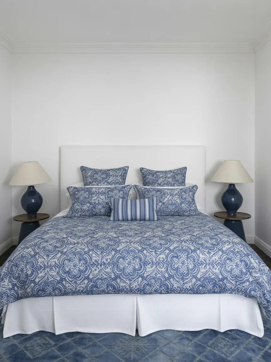 8. Classic Blue and White Elegance 8. Classic Blue and White Elegance