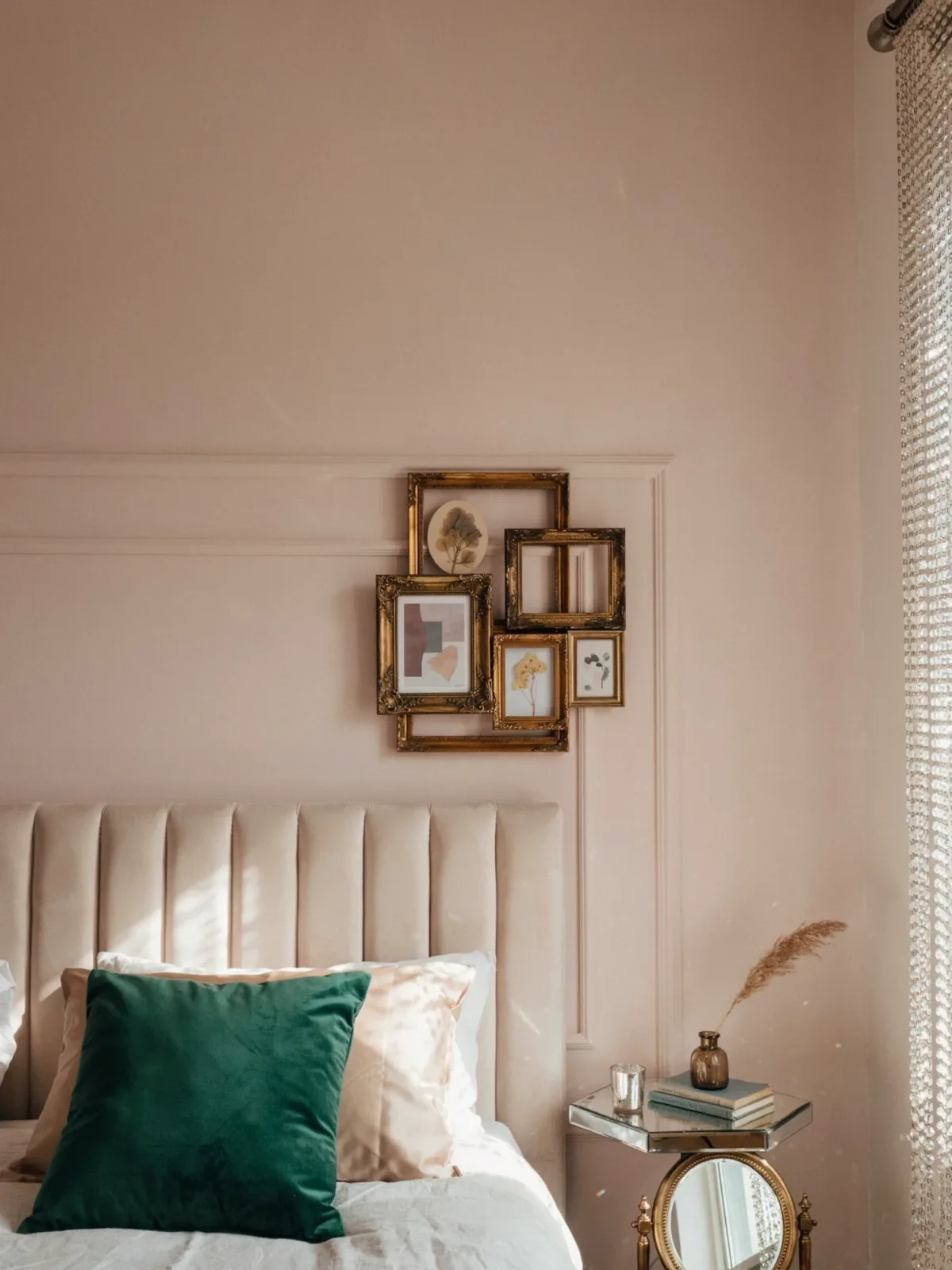 16. Budget-Friendly Luxe Glam Room 16. Budget-Friendly Luxe Glam Room