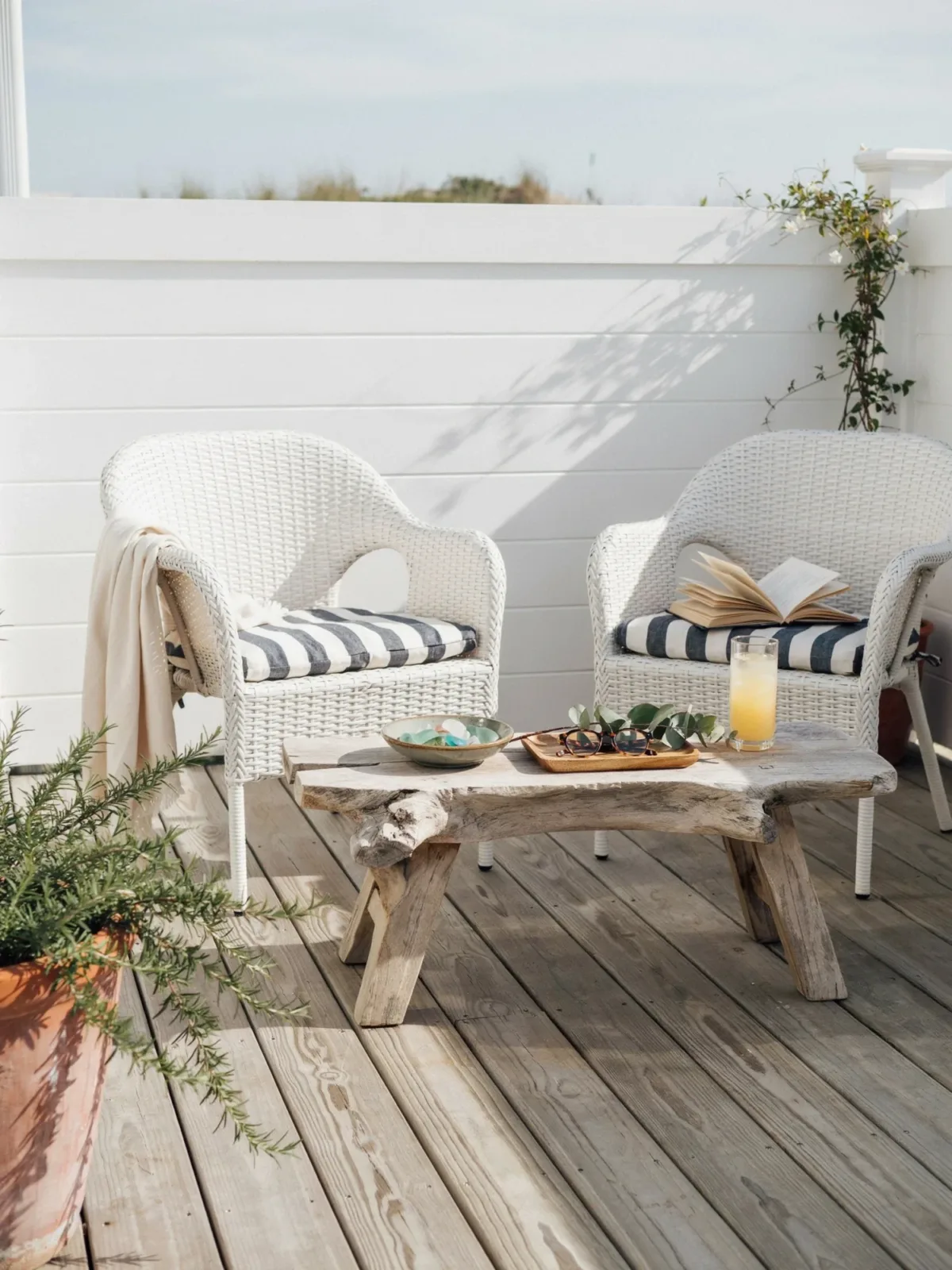 4. Coastal Breeze Patio Escape 4. Coastal Breeze Patio Escape